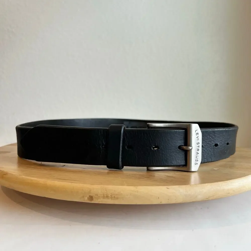Black Levi's Genuine Leather Silver Buckle Belt Unisex Size Medium